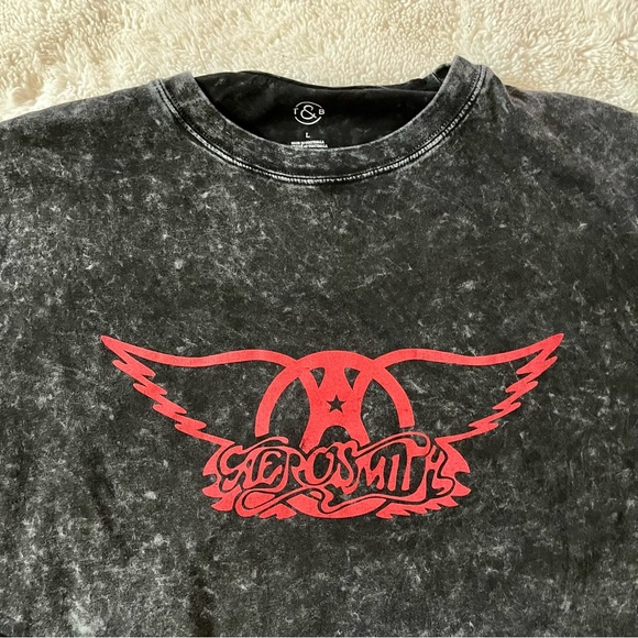 SOLD✨ Aerosmith Long Sleeve Cropped Band Shirt - Picture 4 of 10